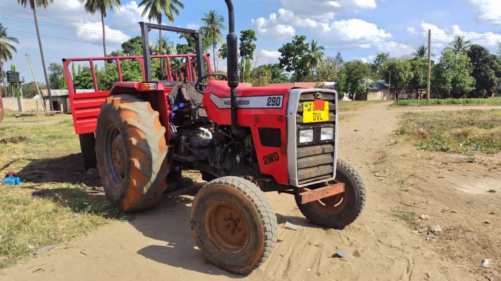 Massey Ferguson 290 2WD Diesel Tractor thumbnail 2