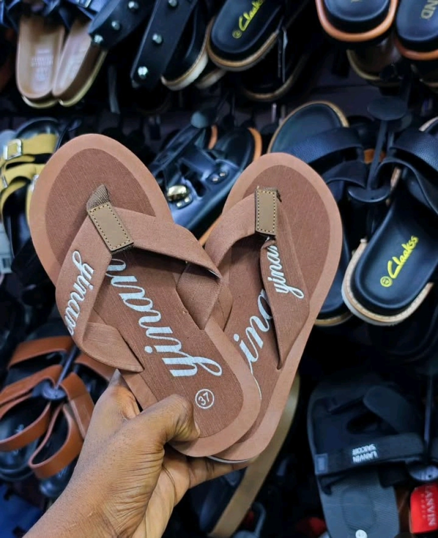 Brown Yinany Flip-Flops/Sandals