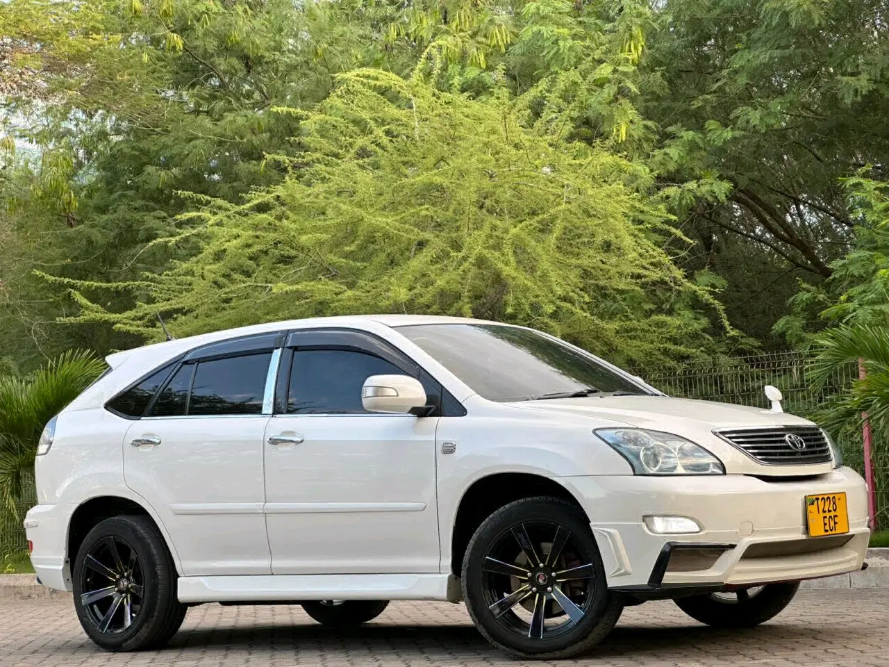 Toyota Harrier 2007 ECF thumbnail 3