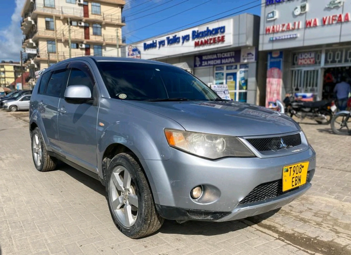 2007 Mitsubishi Outlander 2360 CC (Very Clean) thumbnail 2