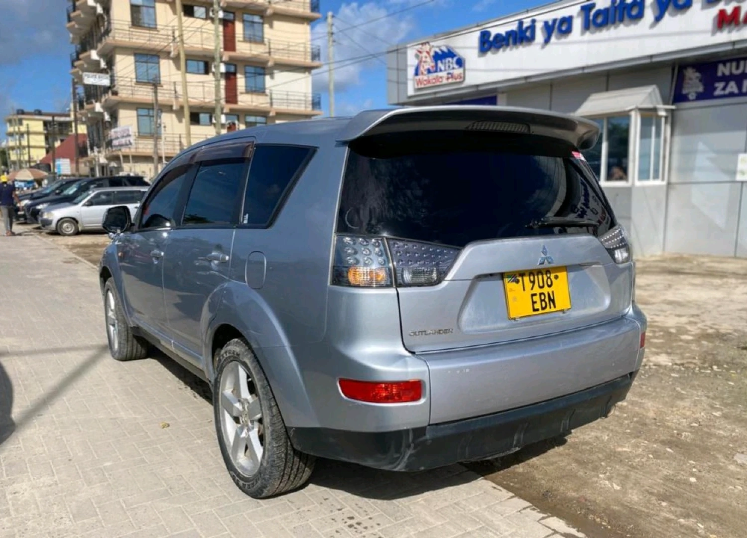 2007 Mitsubishi Outlander 2360 CC (Very Clean) thumbnail 4