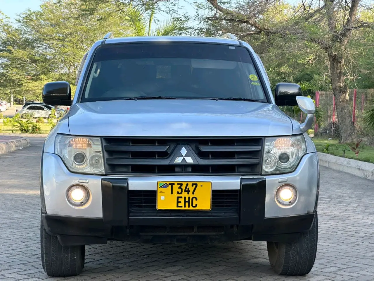 2006 Silver Mitsubishi Pajero for Sale
