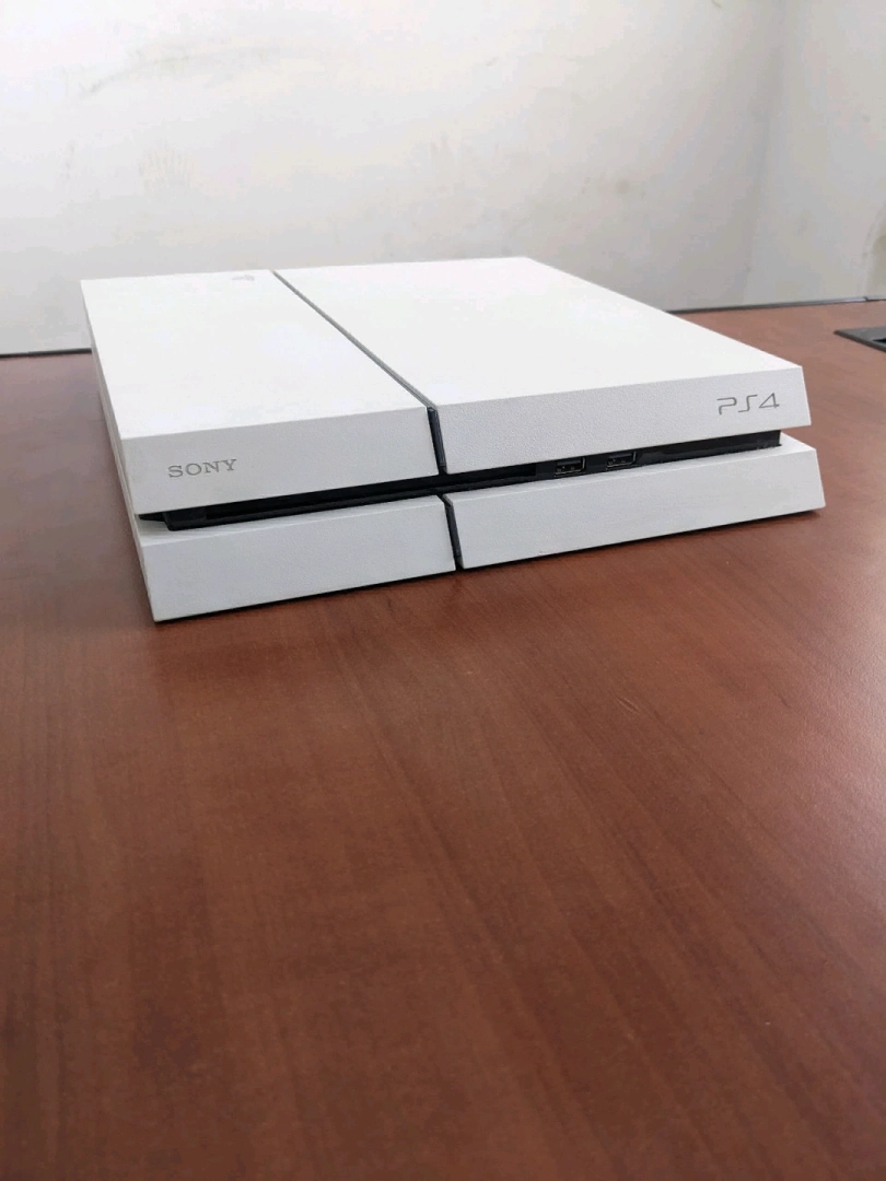 PS4 FAT WHITE EDITION 500GB with 7 Games thumbnail 7