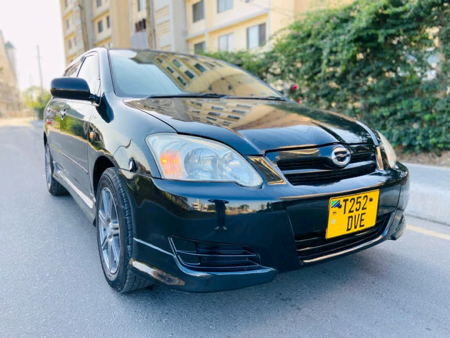 Black Toyota Corolla Sedan 2003 thumbnail 2