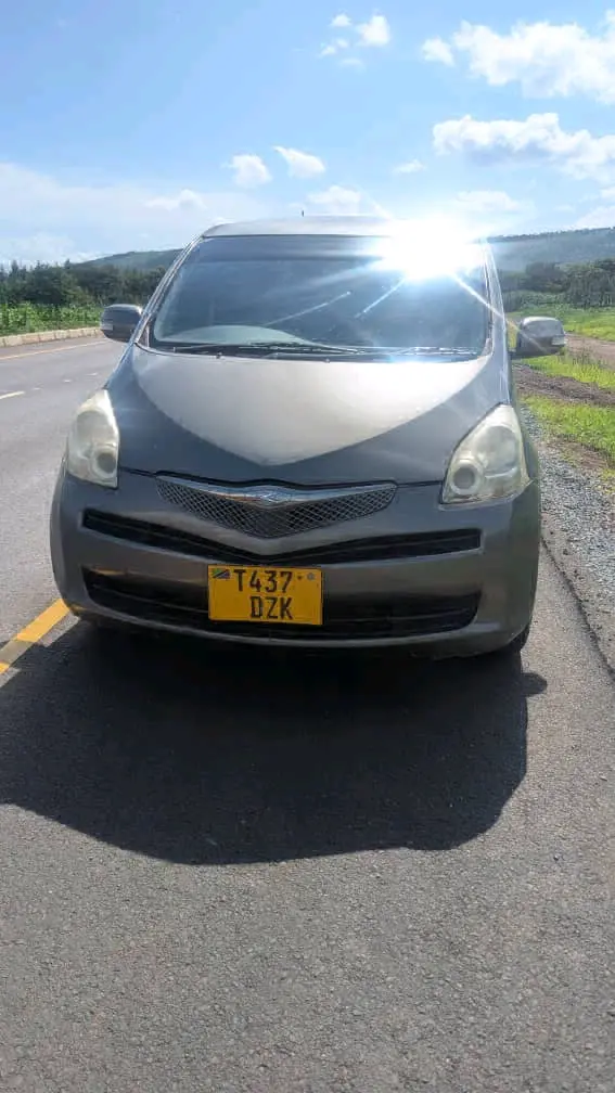 Toyota Ractis 2008 Dark Grey Automatic thumbnail 3