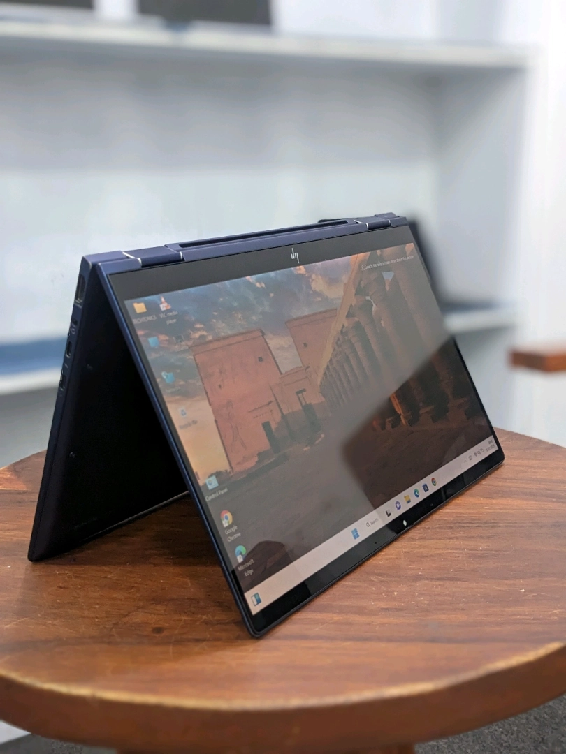 HP EliteBook Dragonfly i5 8GB RAM 256GB SSD Touchscreen 360 Convertible thumbnail 2