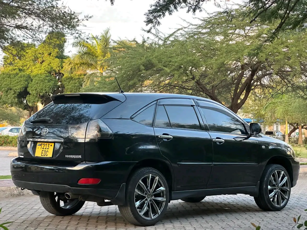 Toyota Harrier 2006 EDC thumbnail 4