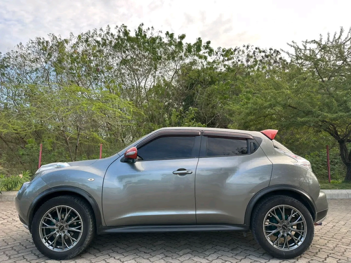 Nissan Juke 2012, 1490cc, Clean Condition thumbnail 4