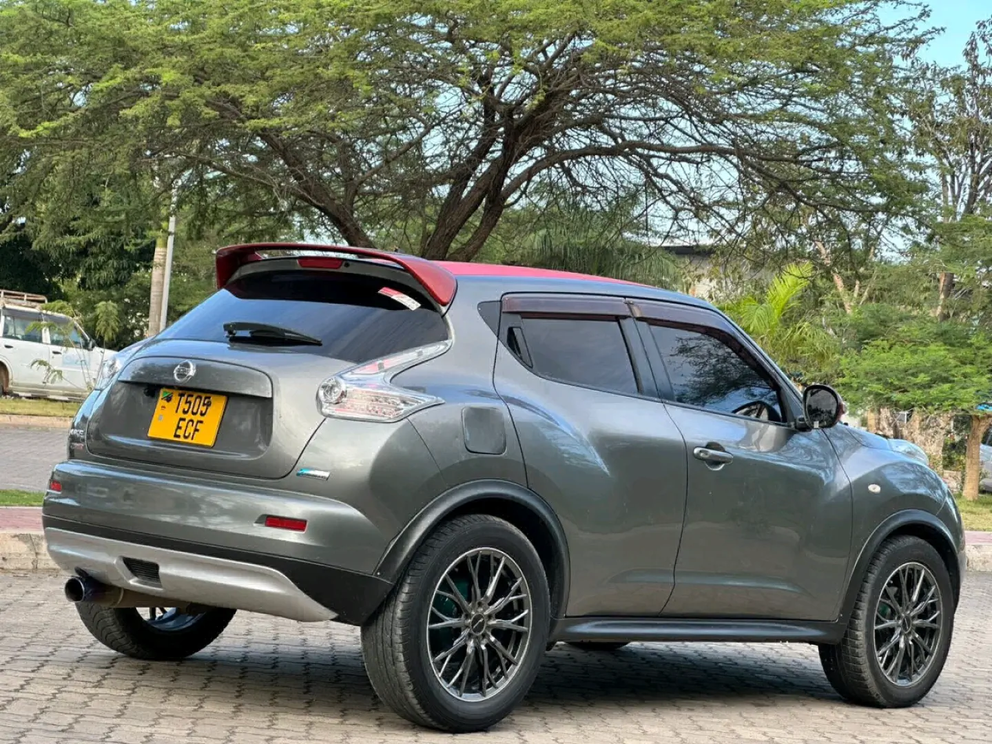 Nissan Juke 2012, 1490cc, Clean Condition thumbnail 6