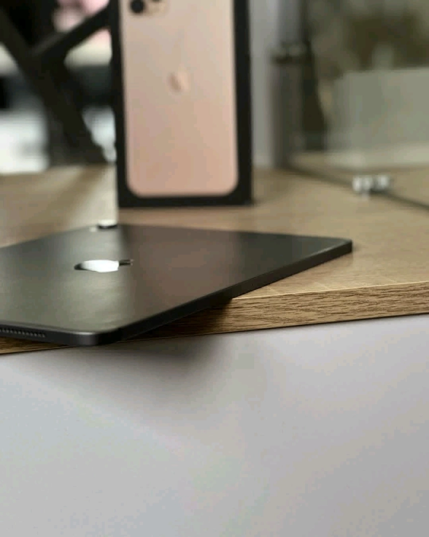 Apple iPad Pro 11 2018 (512GB) Premium Tablet thumbnail 4