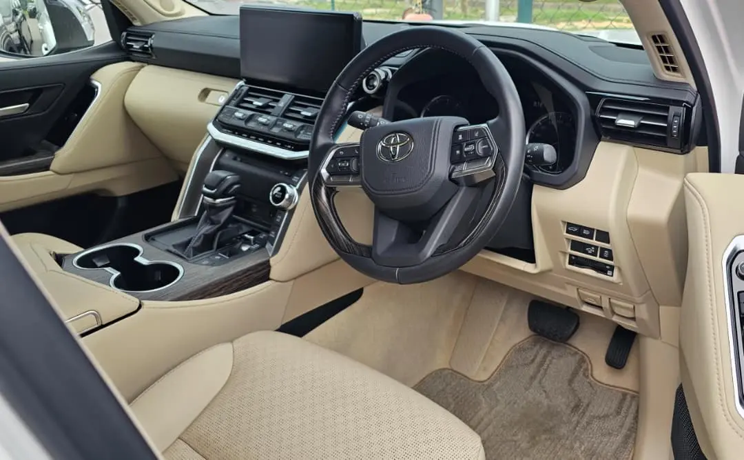 Toyota Land Cruiser ZX LC300 2023 thumbnail 5