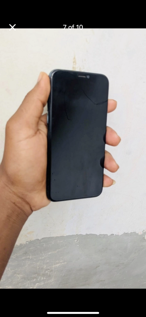 Used iPhone 11 Pro 64GB (100% Battery Health) thumbnail 2