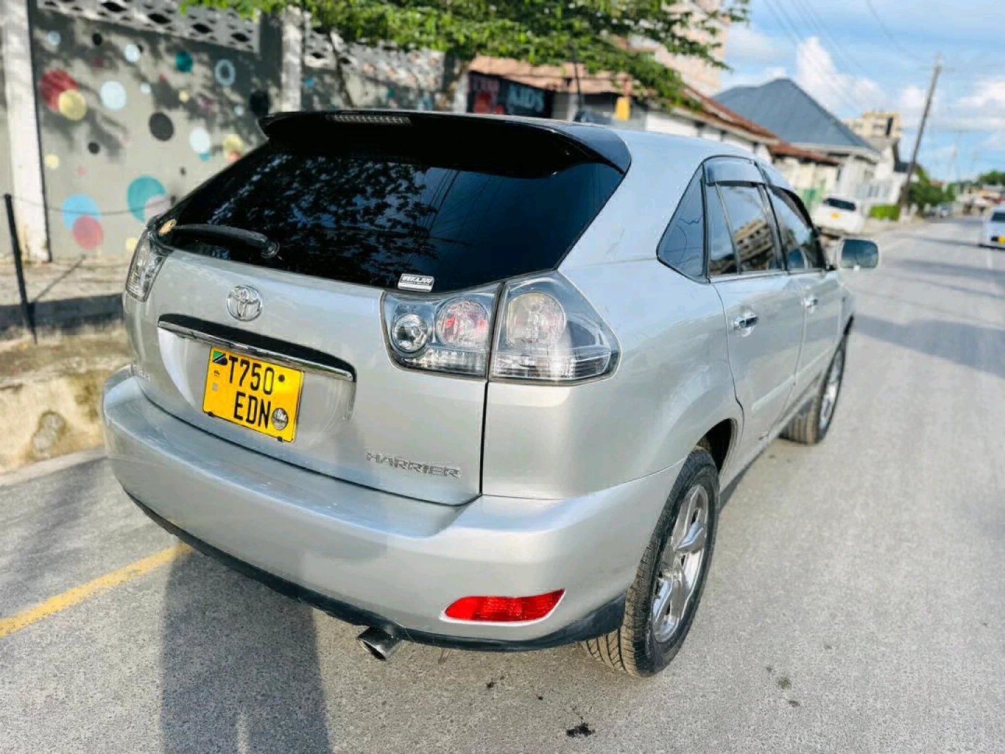 Toyota Harrier 2005 Silver Low Mileage thumbnail 2