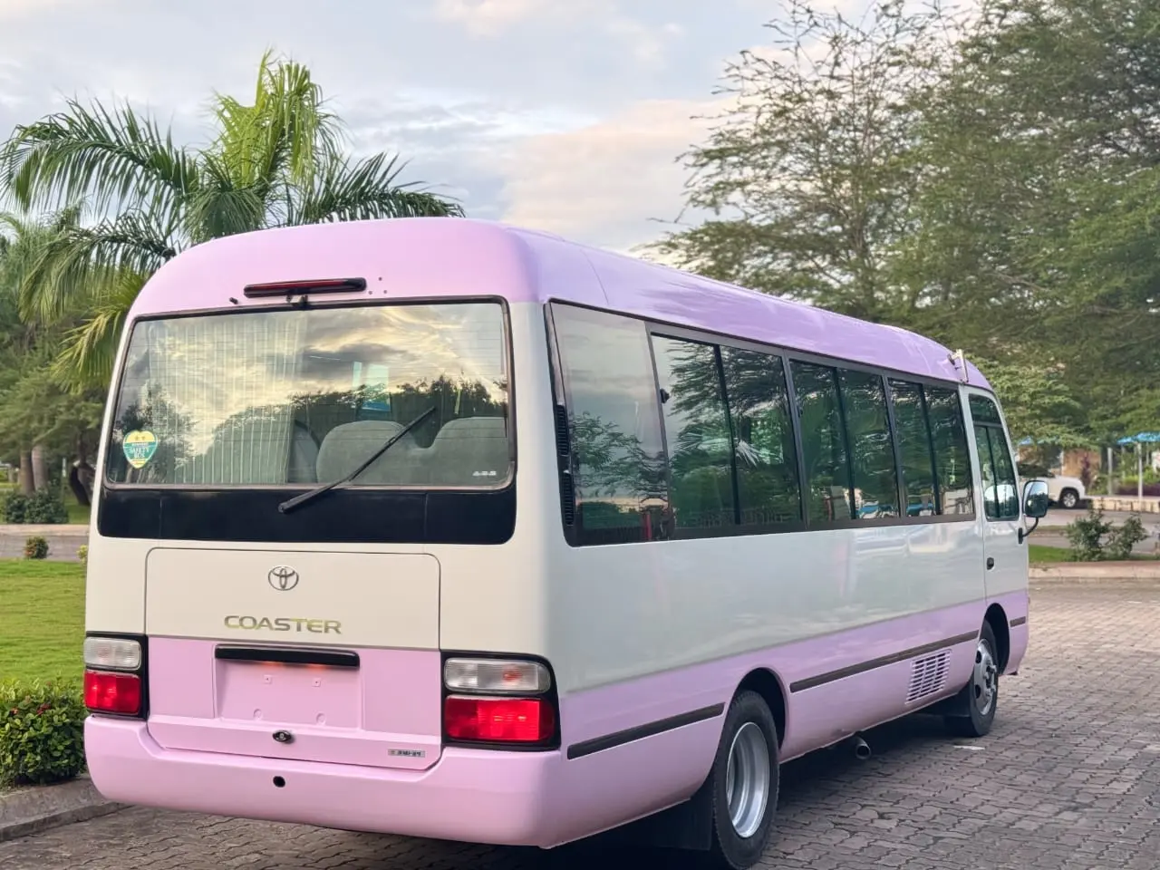Toyota Coaster 2007 (29 Seats) thumbnail 3
