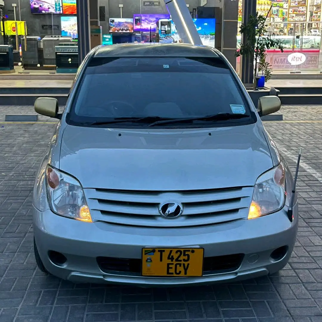 2006 Toyota Ist Silver for Sale