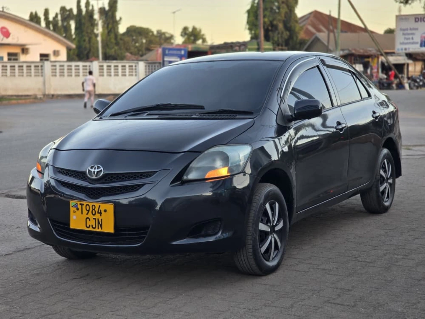 Toyota Belta Sedan 1200cc Full AC thumbnail 2