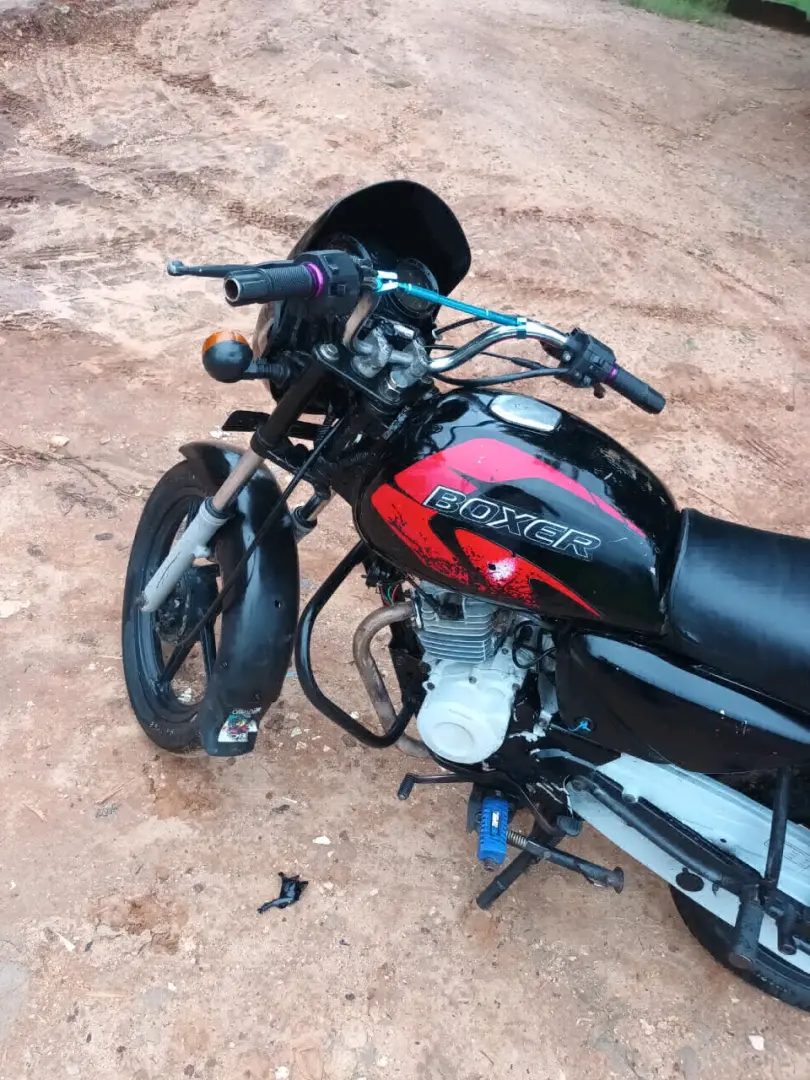 Bajaj Boxer Motorcycle thumbnail 2