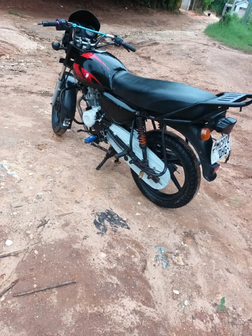 Bajaj Boxer Motorcycle thumbnail 3