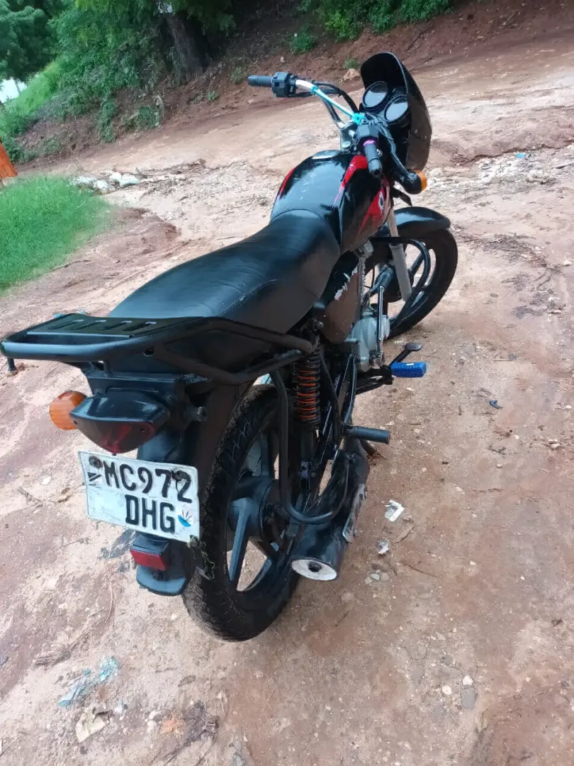 Bajaj Boxer Motorcycle thumbnail 4