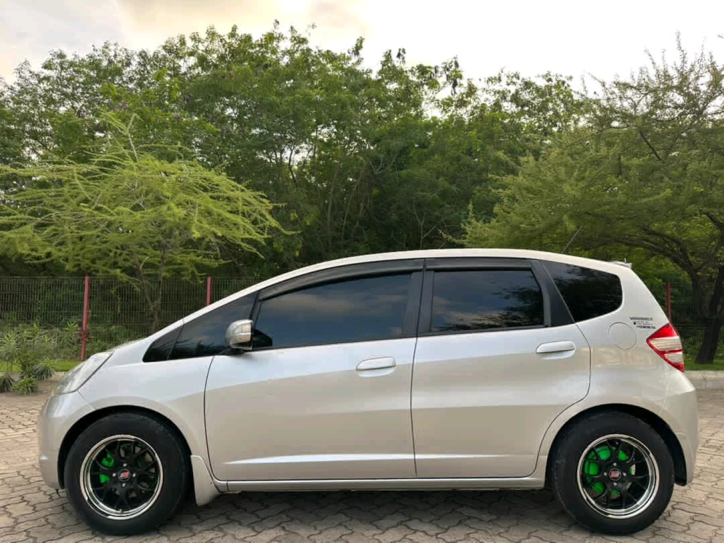 2008 Silver Honda Fit 1490cc thumbnail 3