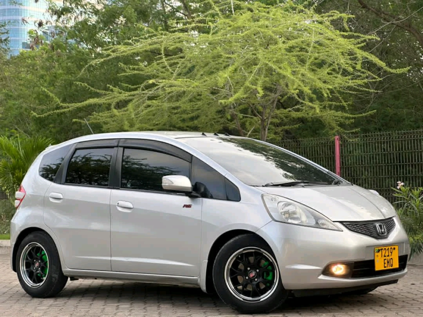 2008 Silver Honda Fit 1490cc thumbnail 5