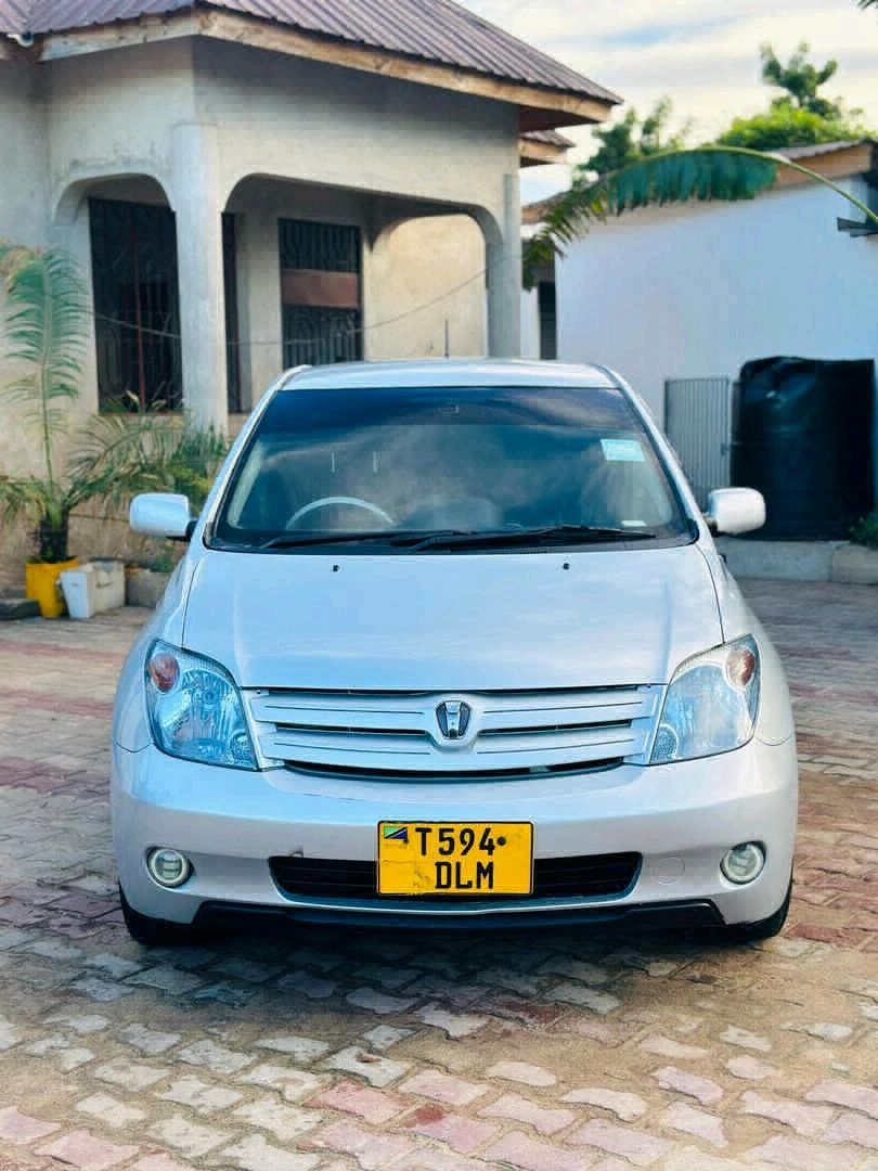 Toyota Ist Reg DLM 1290cc
