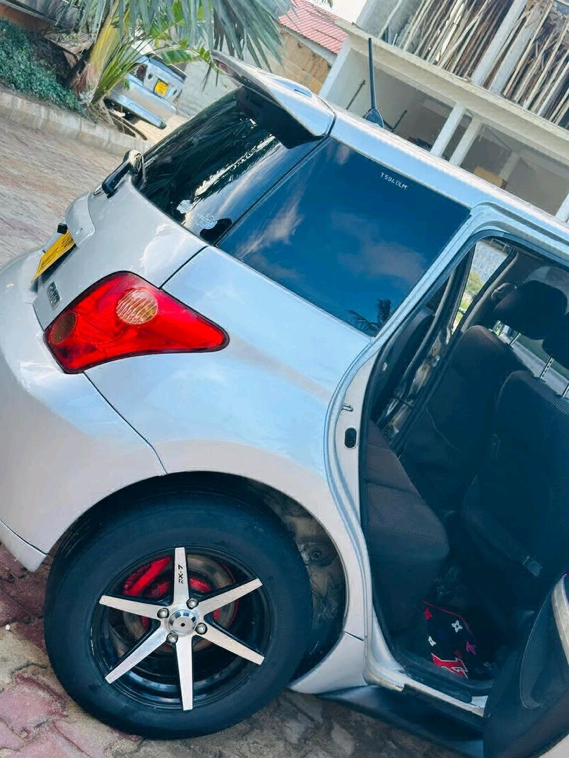 Toyota Ist Reg DLM 1290cc thumbnail 5