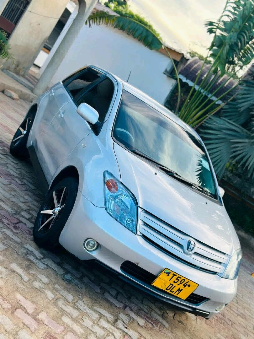 Toyota Ist Reg DLM 1290cc thumbnail 7