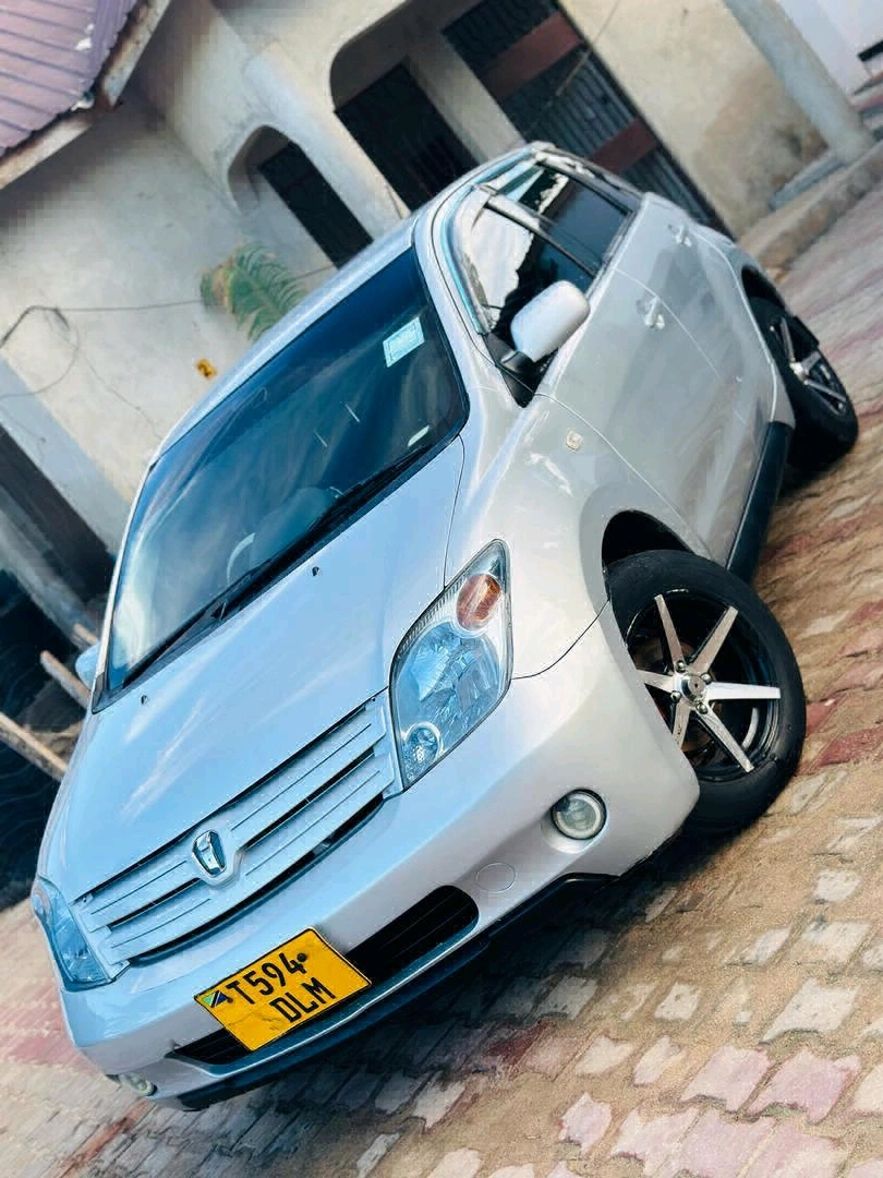 Toyota Ist Reg DLM 1290cc thumbnail 8