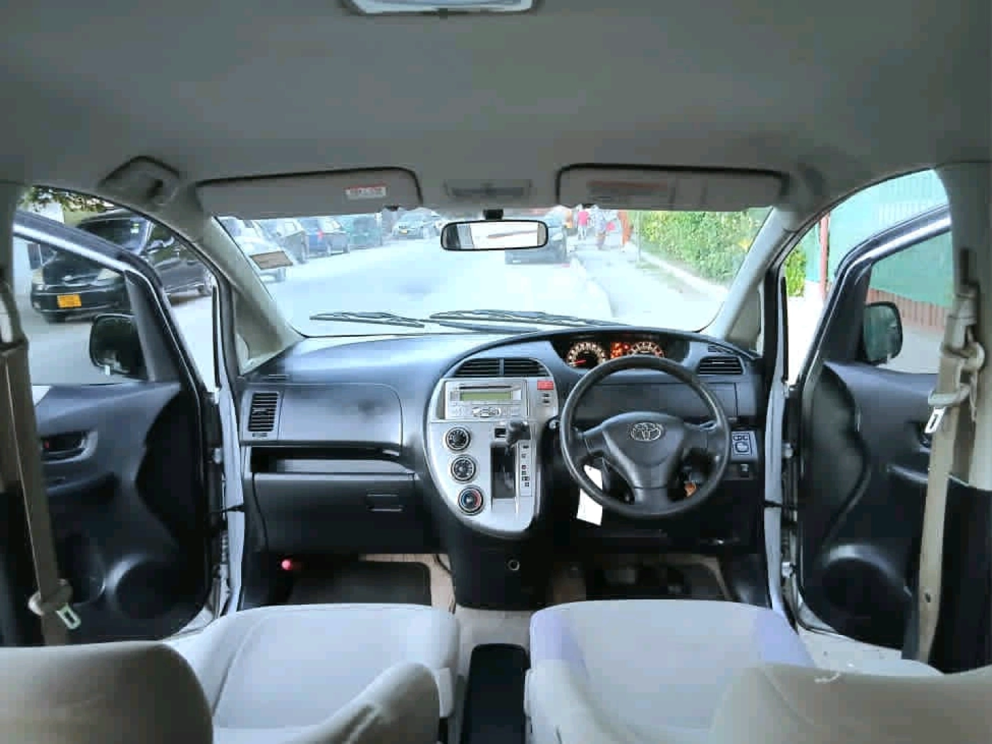 Used Toyota Ractis DYH 1290cc thumbnail 4