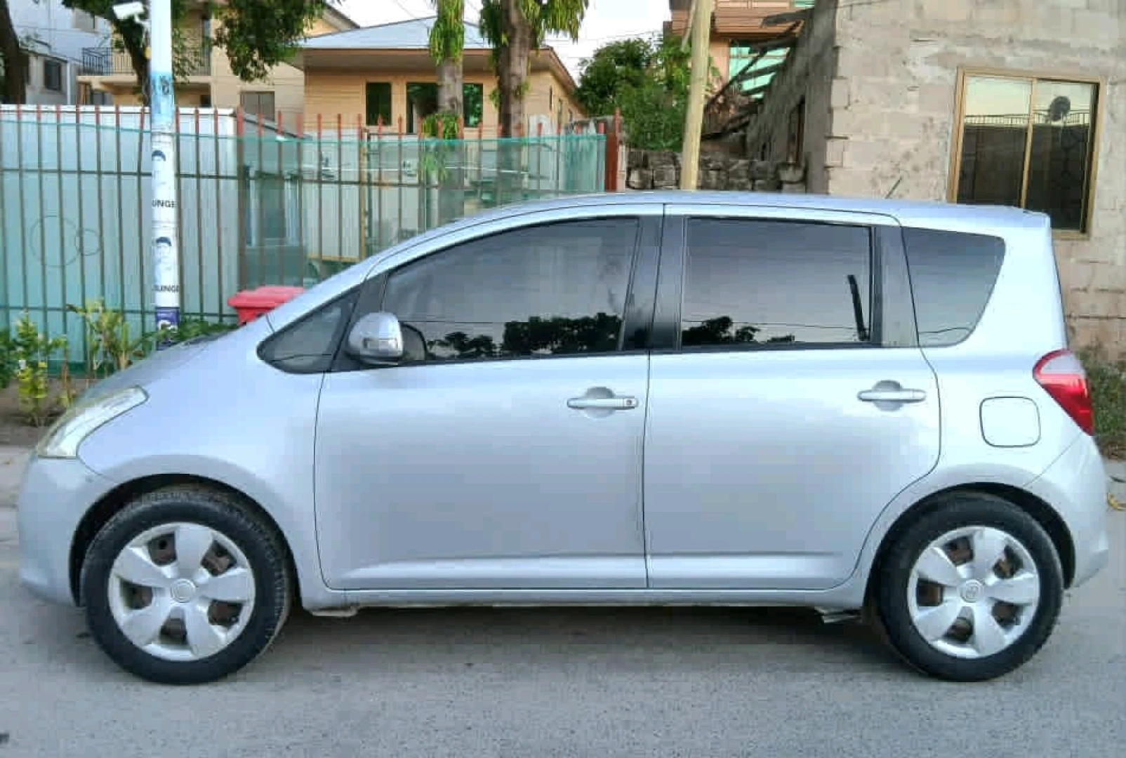 Used Toyota Ractis DYH 1290cc thumbnail 9