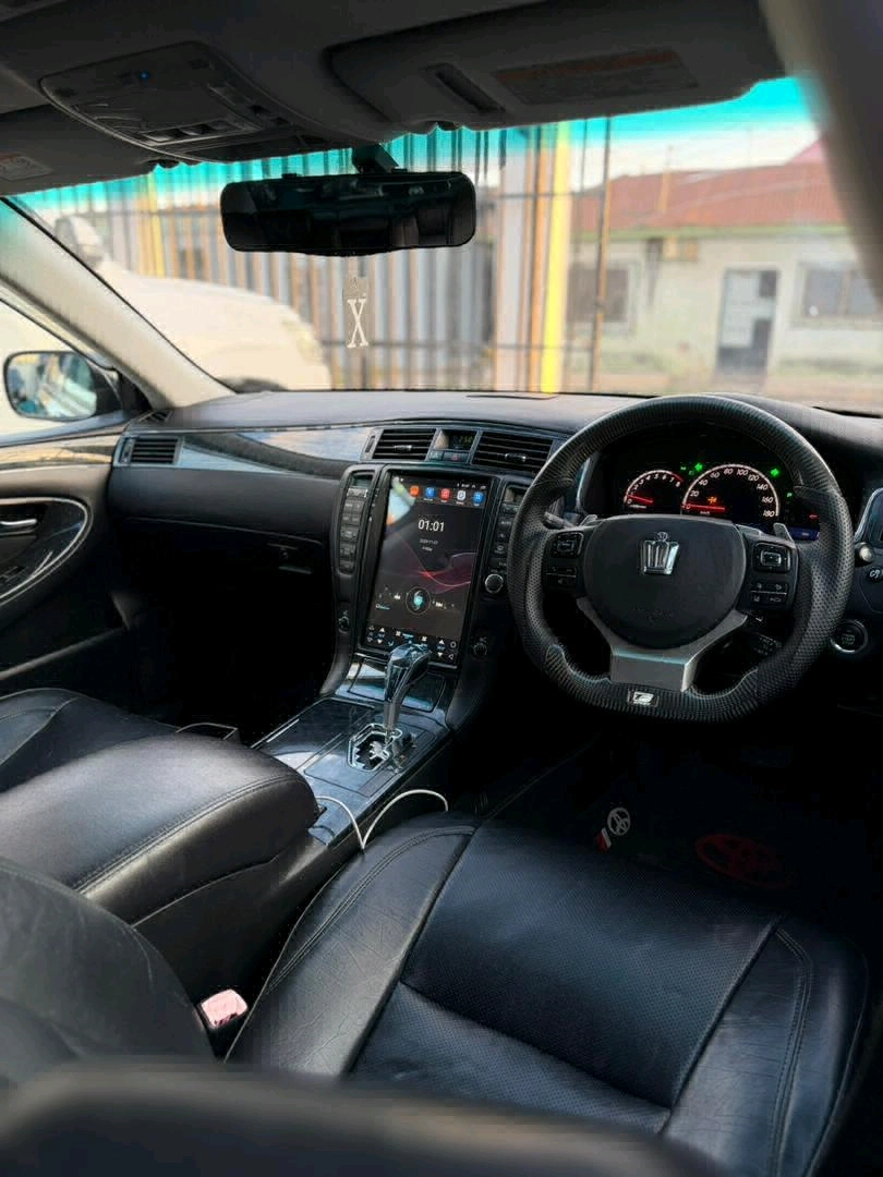 Black Customized Toyota Crown 2007 Sedan thumbnail 2