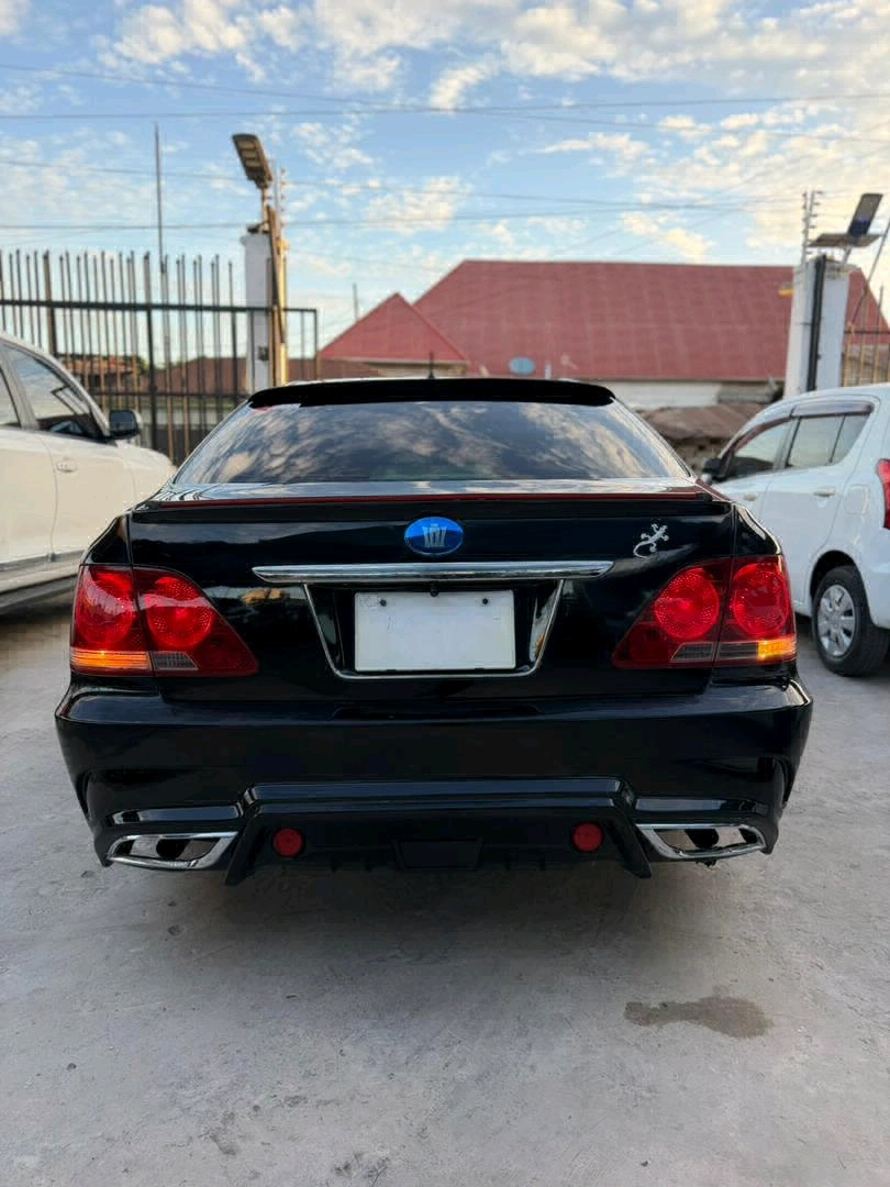 Black Customized Toyota Crown 2007 Sedan thumbnail 5