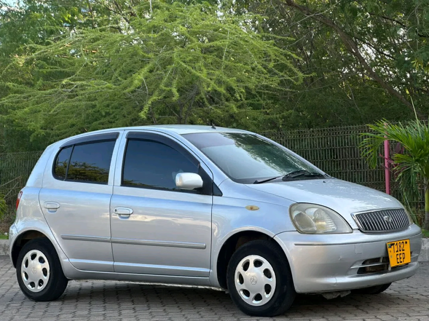Toyota Vitz Clavia 2003 for Sale thumbnail 2