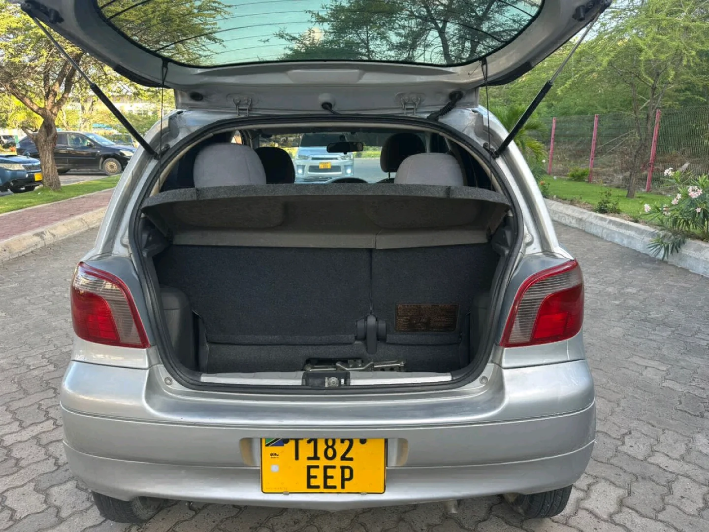 Toyota Vitz Clavia 2003 for Sale thumbnail 7