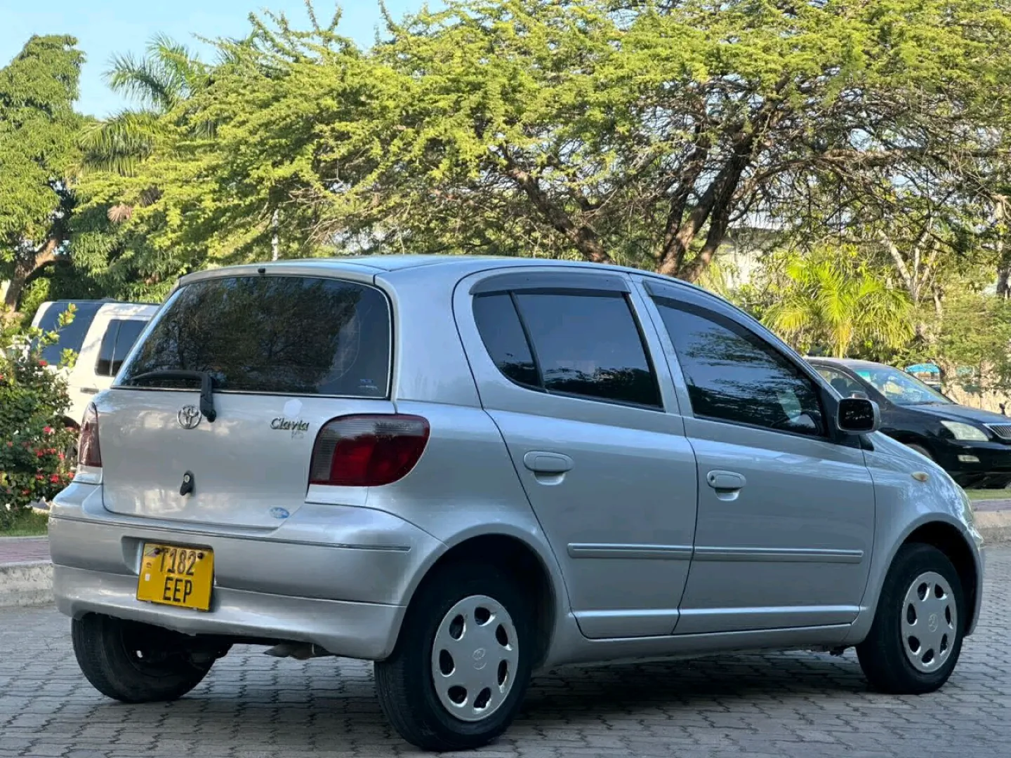 Toyota Vitz Clavia 2003 for Sale thumbnail 9