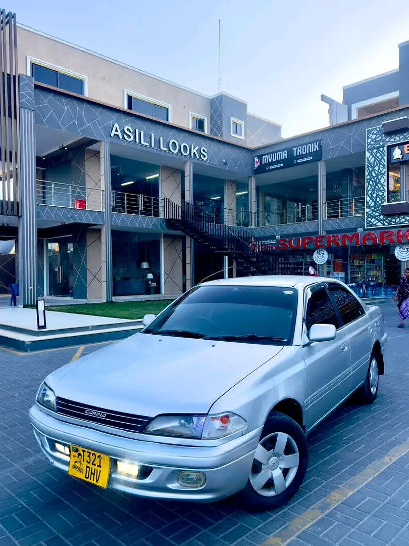 Toyota Carina Sedan thumbnail 3