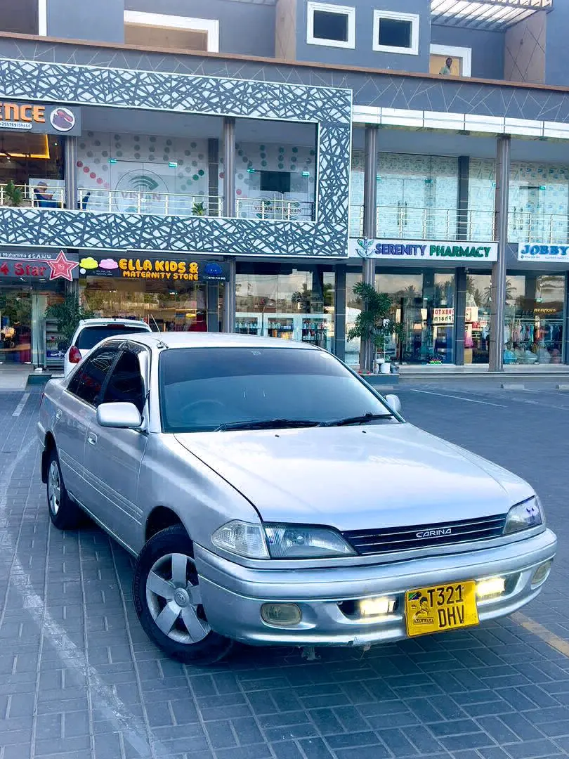 Toyota Carina Sedan thumbnail 4