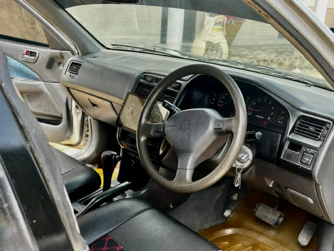 Toyota Carina Sedan thumbnail 6