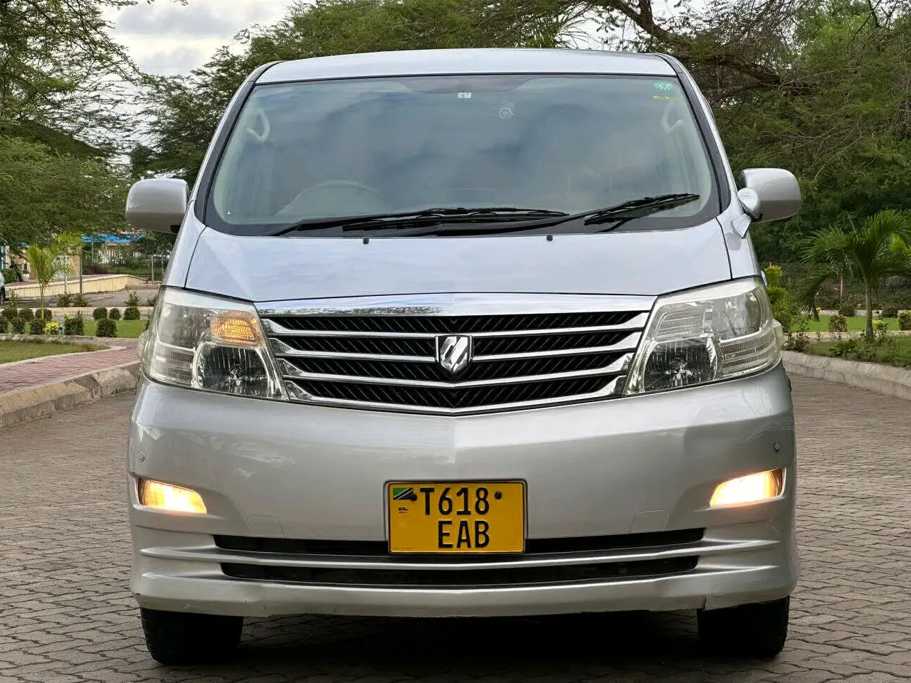 Toyota Alphard 2006, Silver