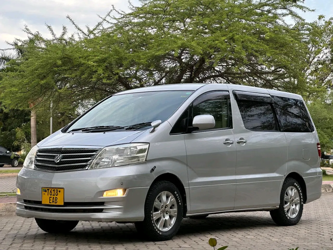 Toyota Alphard 2006, Silver thumbnail 3