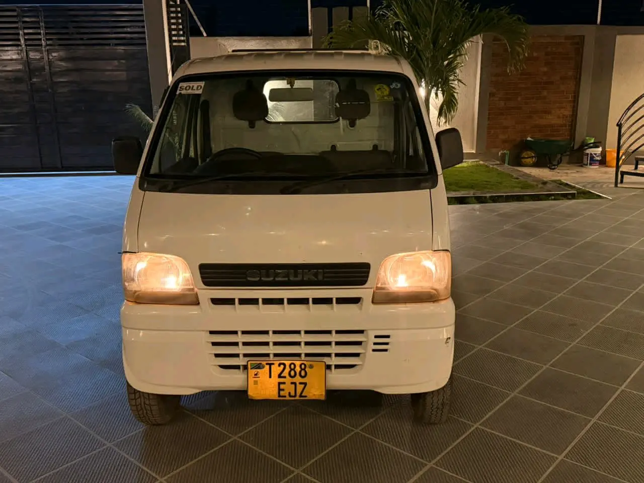Suzuki Carry Mini Truck 2004 4WD