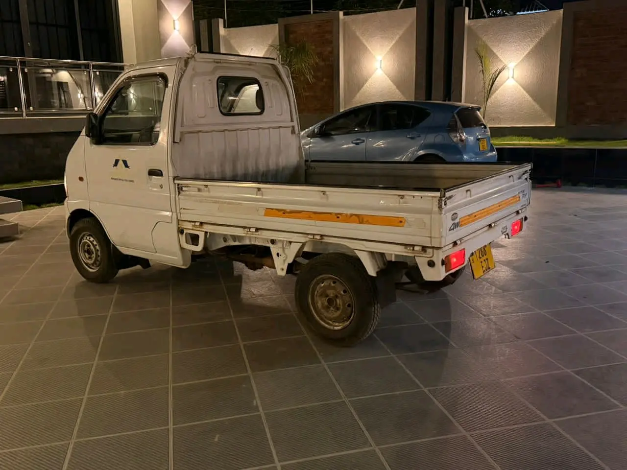 Suzuki Carry Mini Truck 2004 4WD thumbnail 4