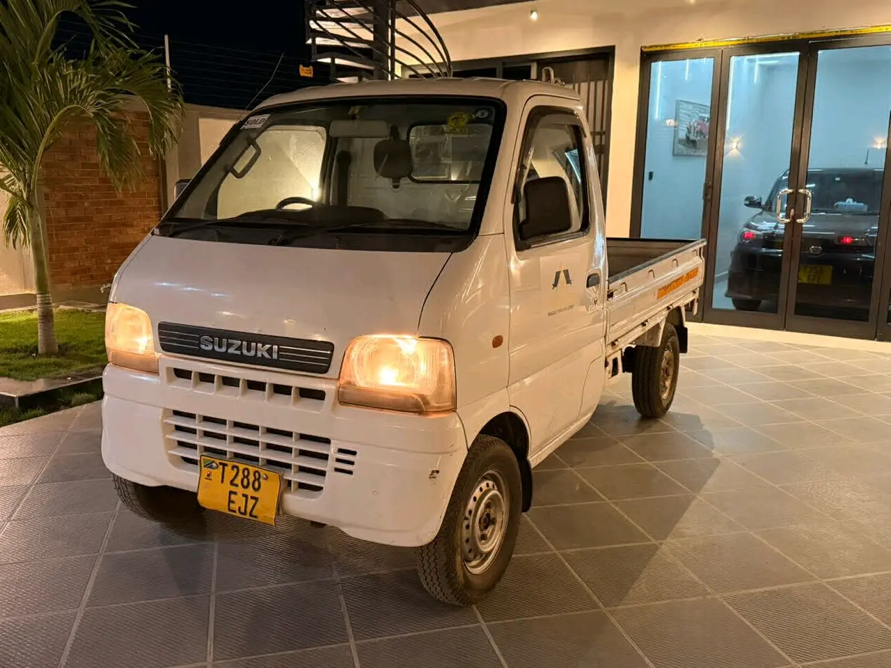 Suzuki Carry Mini Truck 2004 4WD thumbnail 5