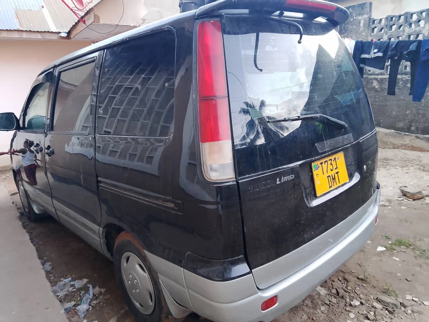 Toyota Noah SR40 Van for Sale thumbnail 4