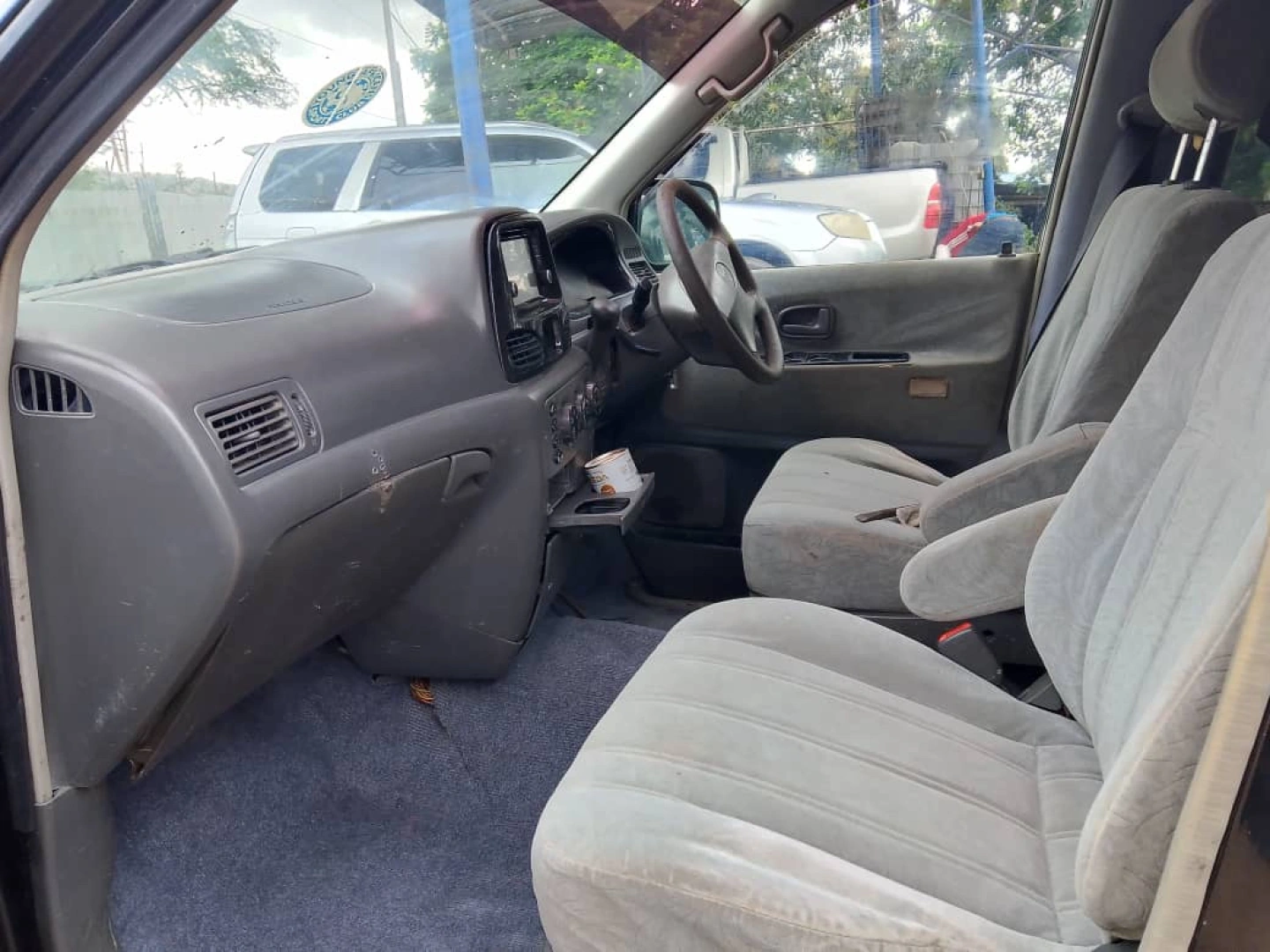 Toyota Noah SR40 Van for Sale thumbnail 9
