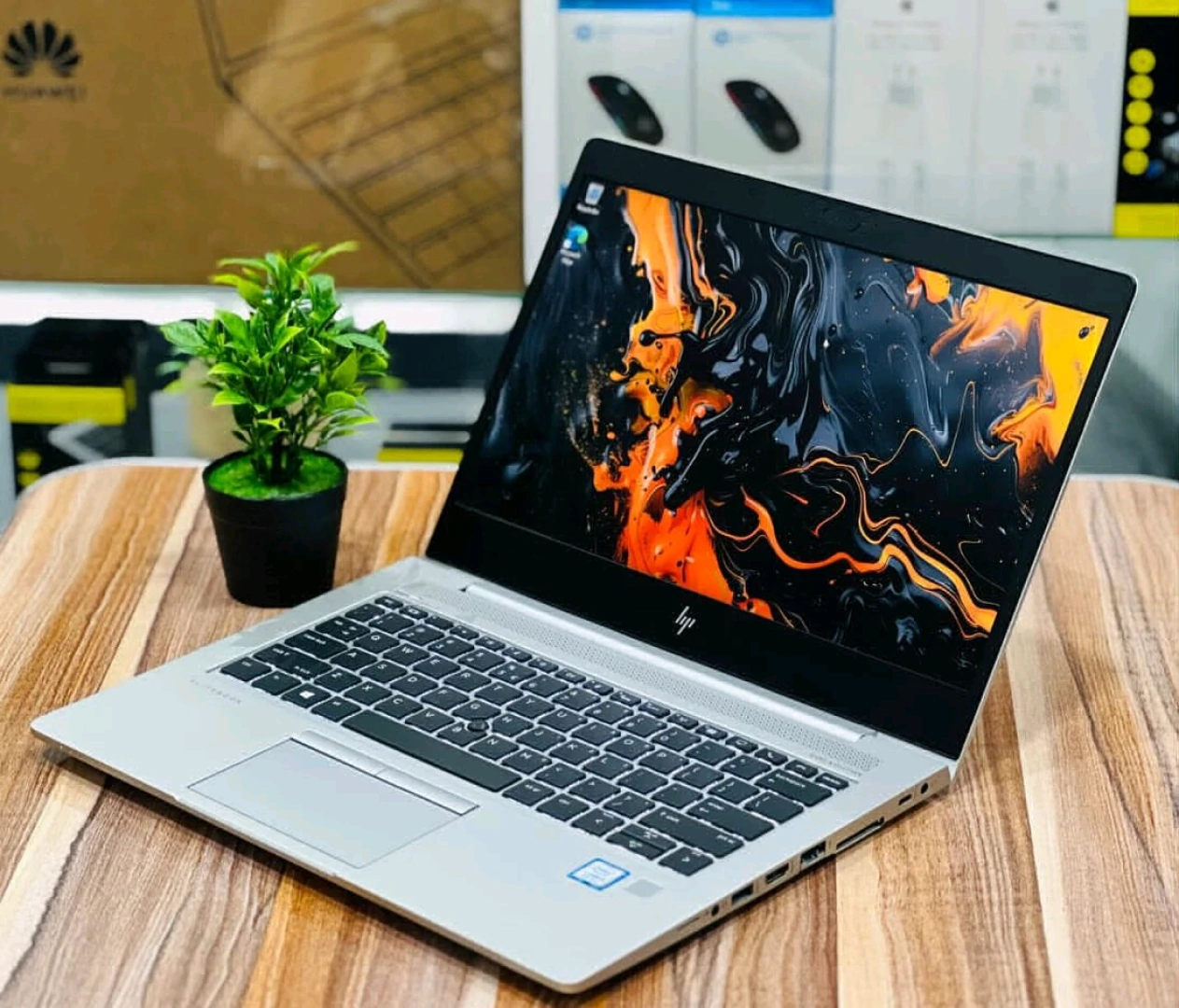 HP EliteBook 830 G5 Laptop i5 7th Gen 8GB RAM 256GB SSD thumbnail 2