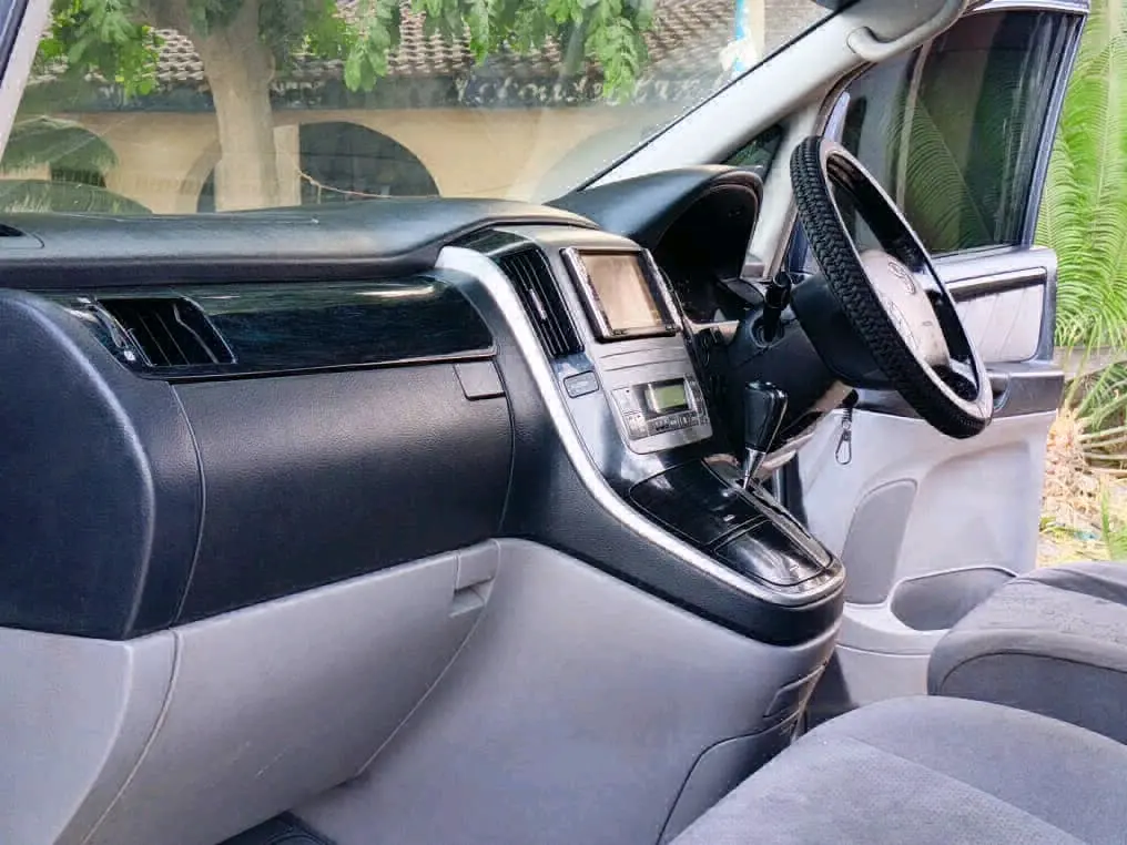 Toyota Alphard Minivan Silver thumbnail 5