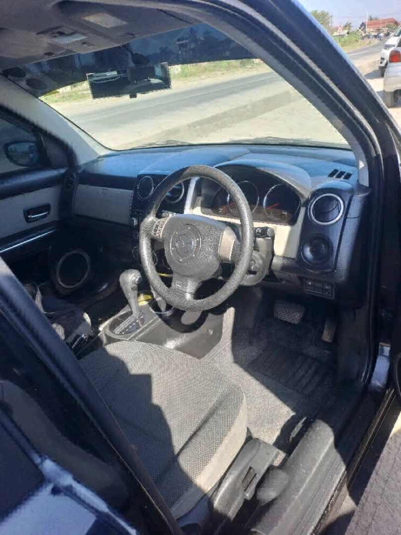 Black Mazda Verisa 1490 CC Automatic thumbnail 8