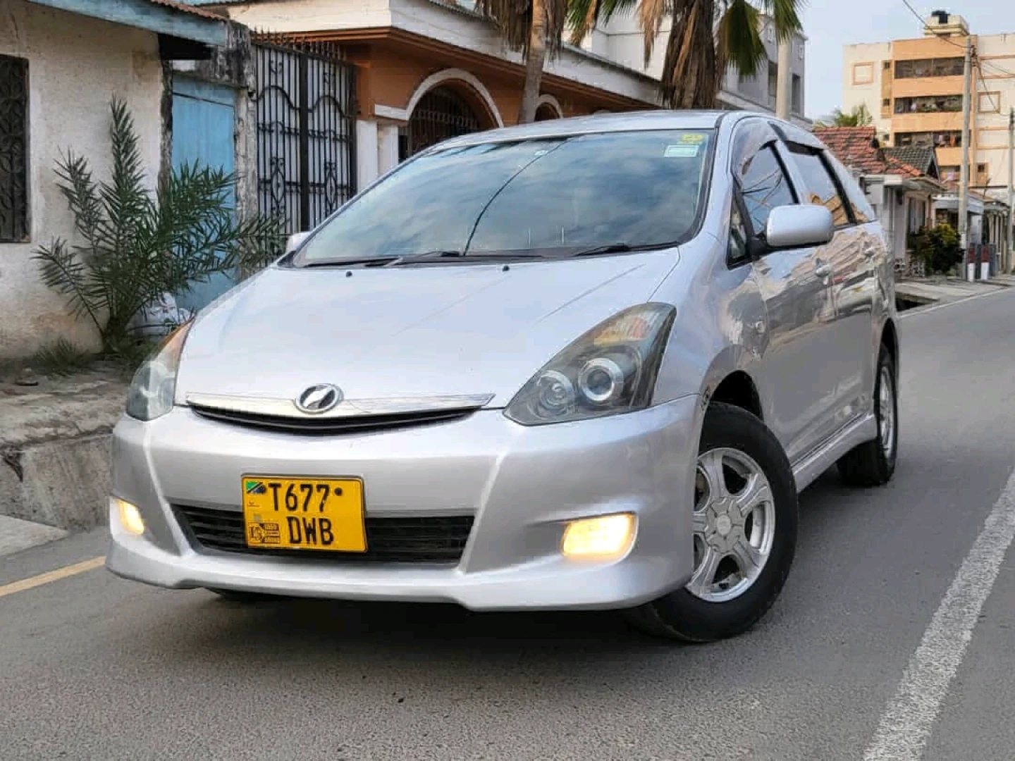 Toyota Wish 2005 Silver 1790 CC thumbnail 3